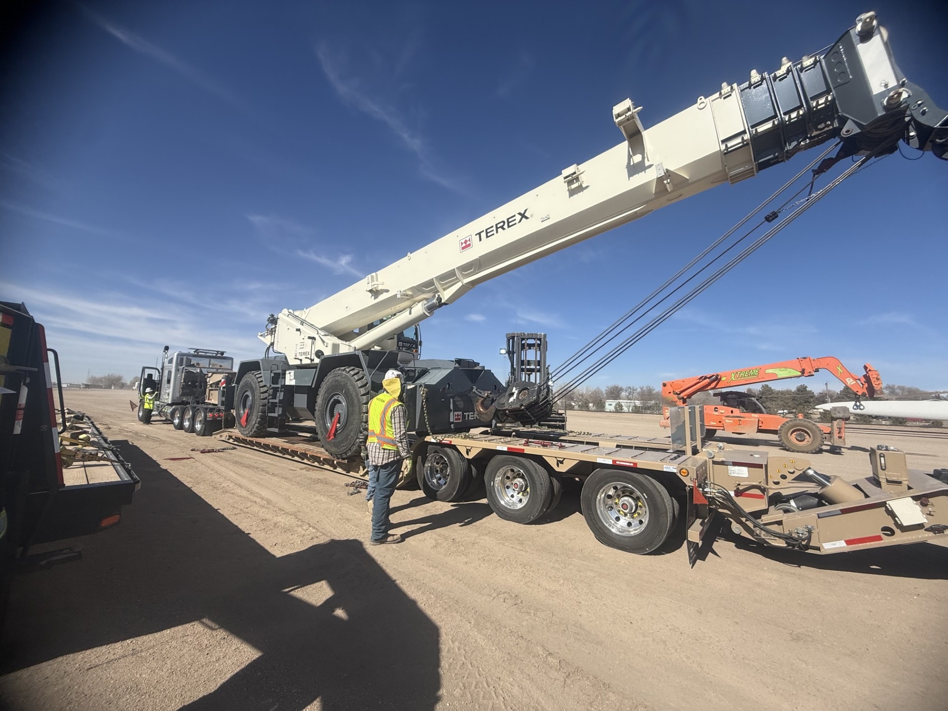 Crane Transport — Flatbed Operation